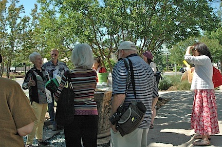 Anita Davis explains her next brain-child, the ESSE Purse Museum (one of three in the world) and how it came to be. The travel writers peppered her with questions.